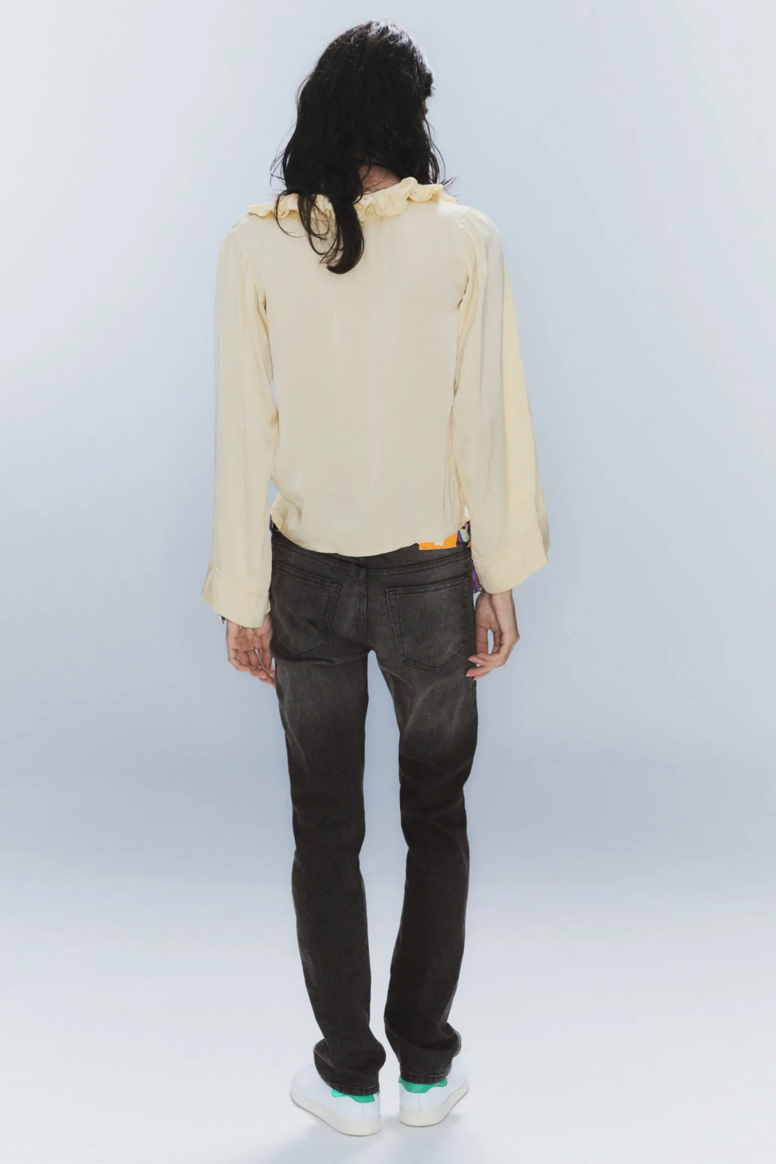 ISSUE –TAPERED JEANS MIT NIEDRIGER TAILLE|Weekday Shop