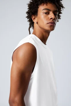 KASTIGES TANKTOP IN WASHED-OPTIK|Weekday Cheap
