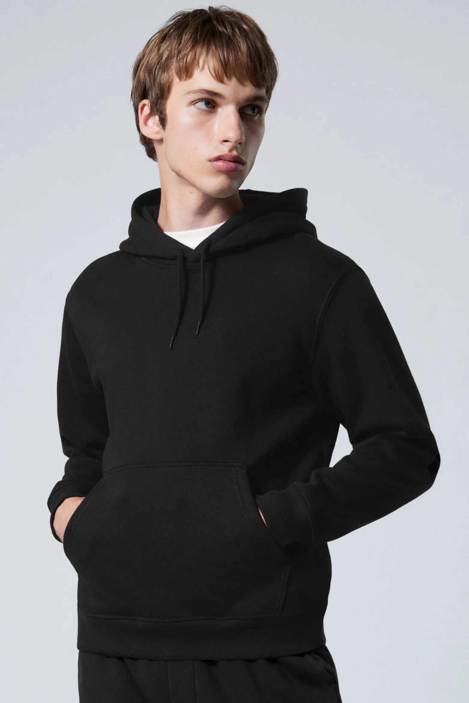 KLASSISCHER, MITTELSCHWERER HOODIE|Weekday Clearance