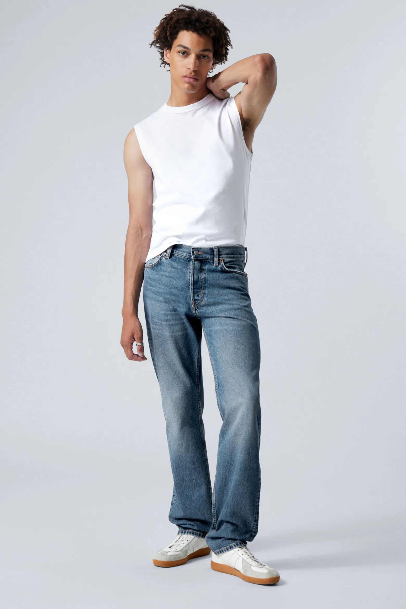 KLEAN REGULAR STRAIGHT LEG JEANS|Weekday Store