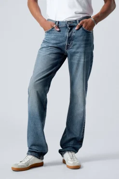 KLEAN REGULAR STRAIGHT LEG JEANS|Weekday Store