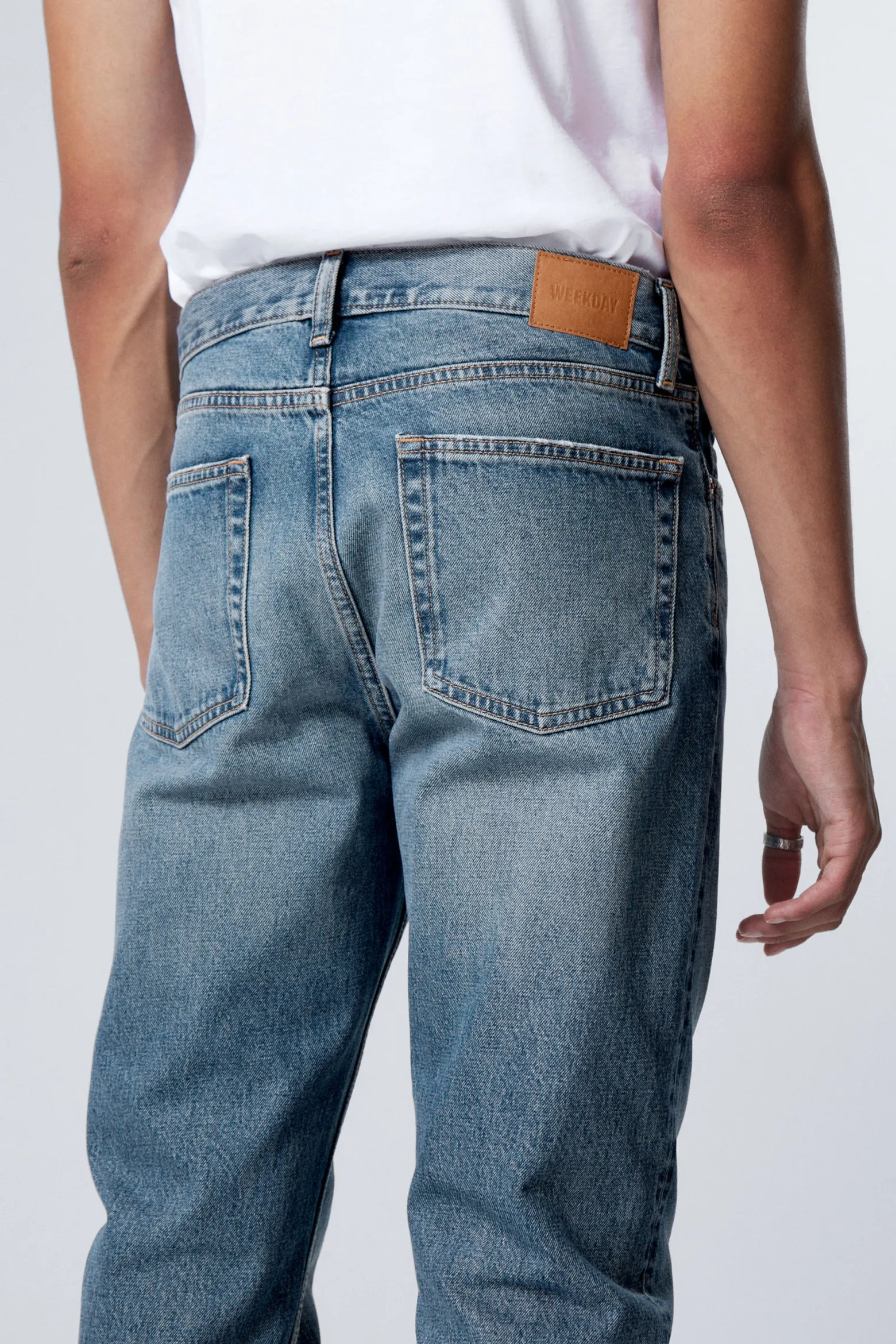 KLEAN REGULAR STRAIGHT LEG JEANS|Weekday Store
