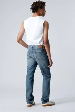 KLEAN REGULAR STRAIGHT LEG JEANS|Weekday Store