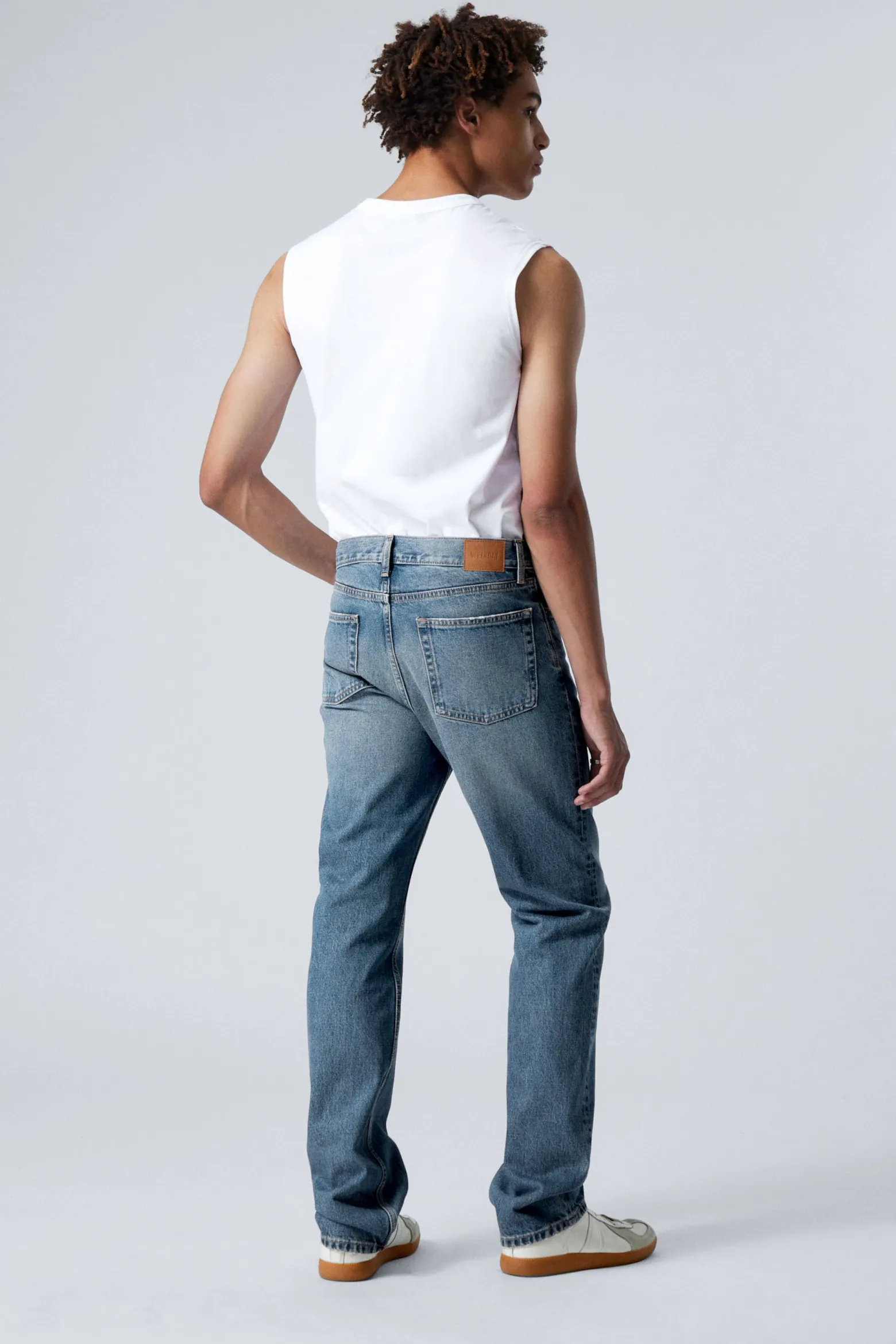 KLEAN REGULAR STRAIGHT LEG JEANS|Weekday Store