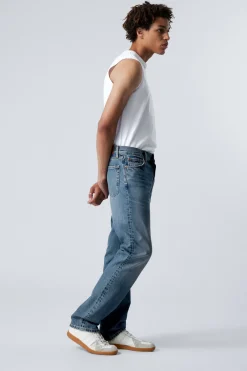 KLEAN REGULAR STRAIGHT LEG JEANS|Weekday Store
