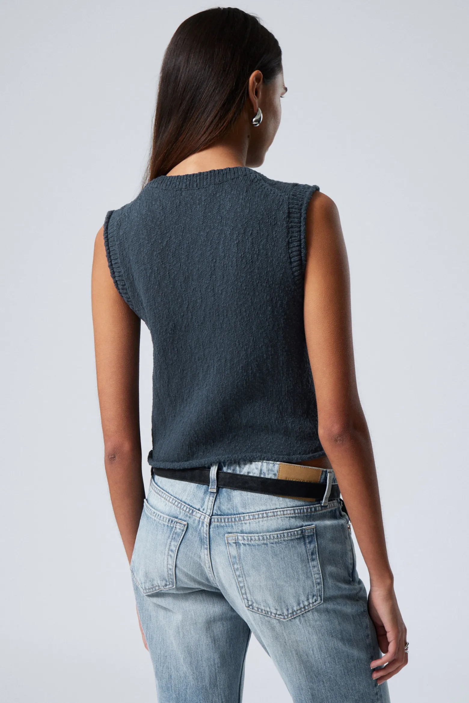 KNITTED SINGLEBREASTED VEST|Weekday New