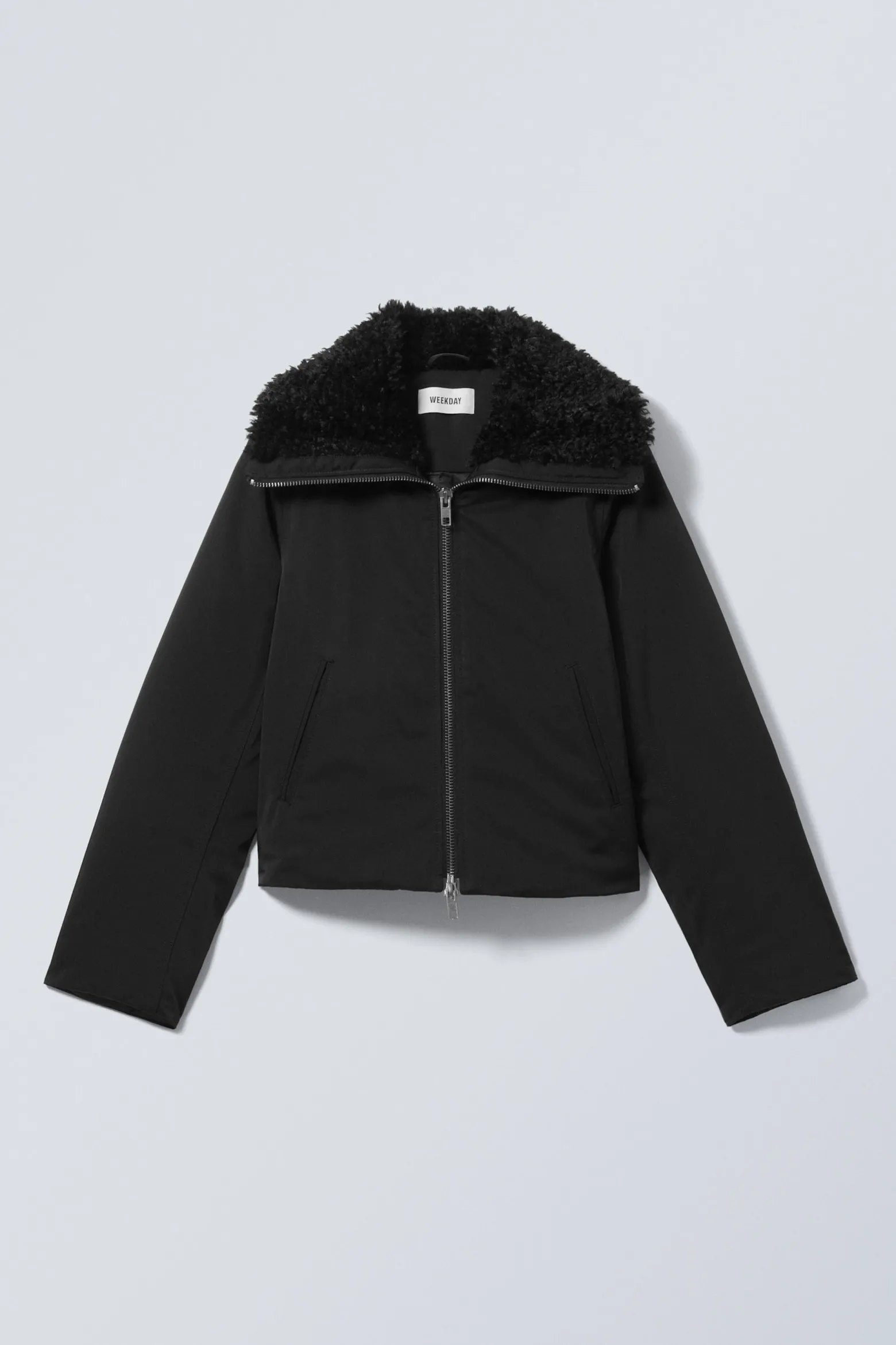KURZE JACKE MIT PELZKRAGEN|Weekday Discount