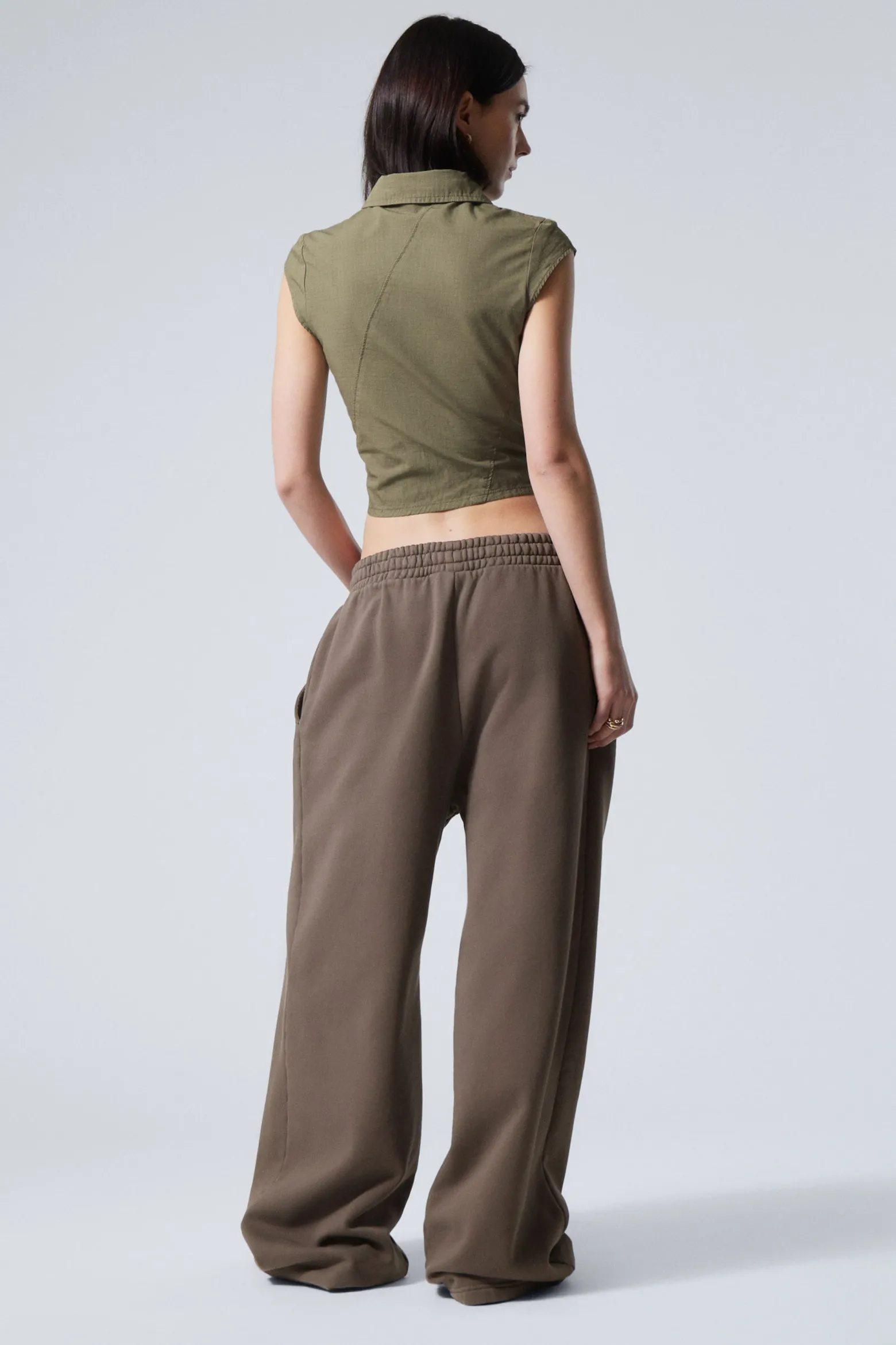 LANGE, SCHWERE SWEATPANTS IN LOCKERER PASSFORM|Weekday New