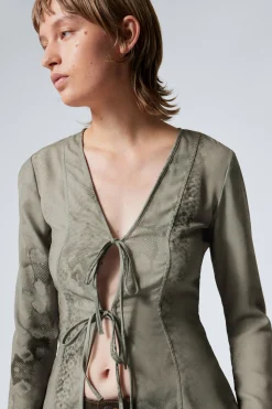 LANGÄRMELIGE BLUSE MIT SCHNÜRUNG|Weekday Best Sale