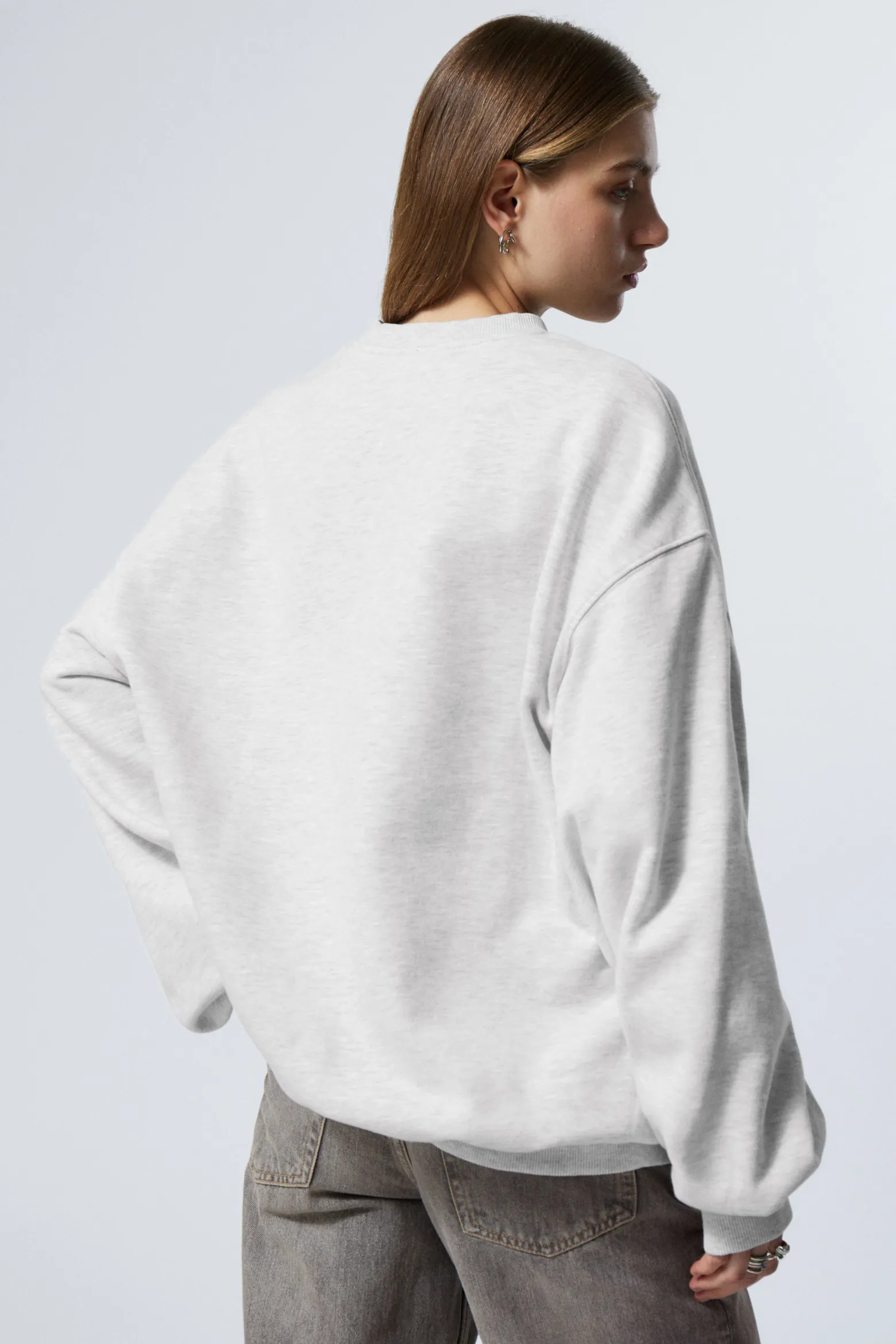LANGÄRMELIGES OVERSIZE-SWEATSHIRT|Weekday Hot