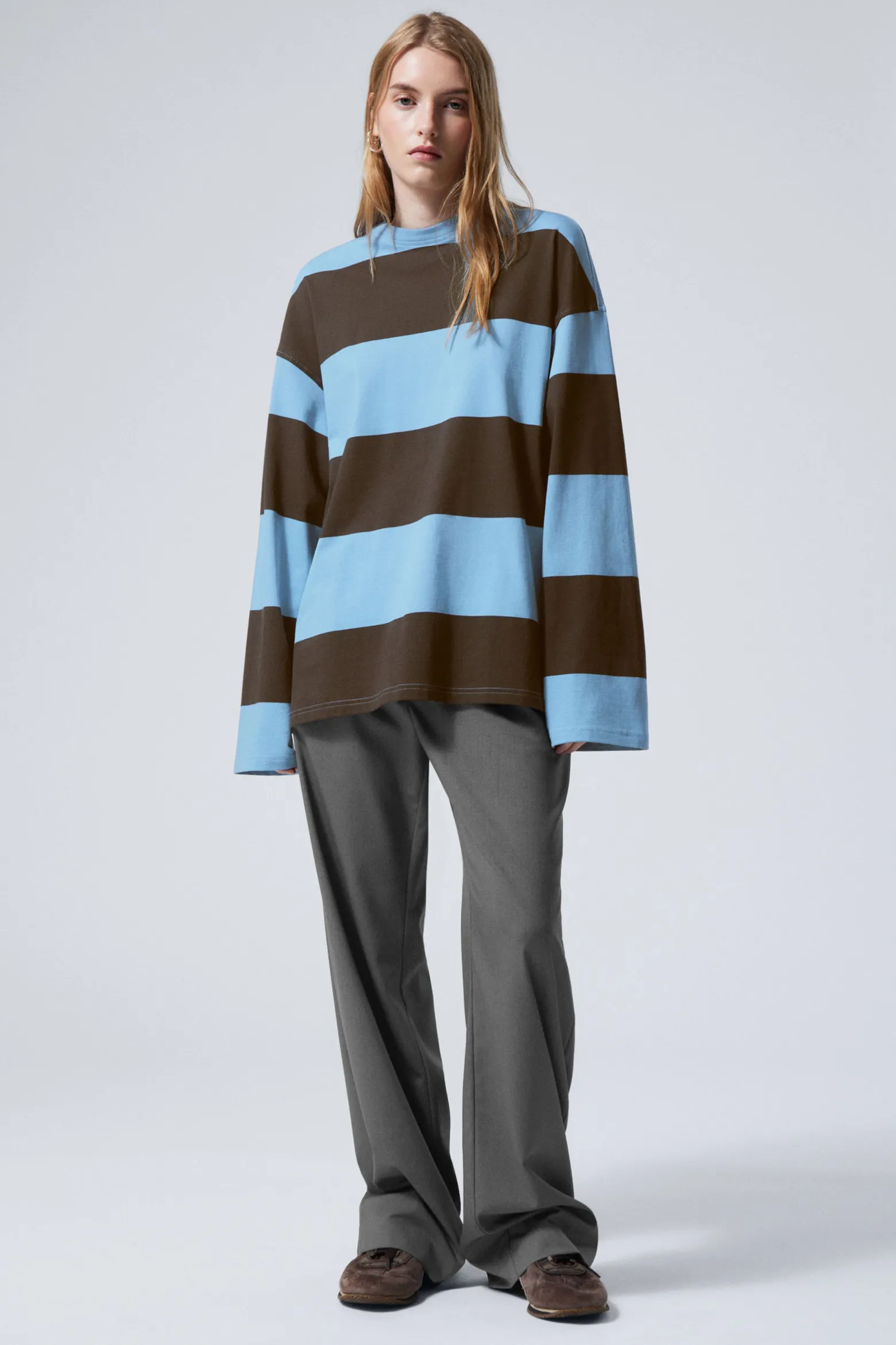 LANGÄRMELIGES OVERSIZE-T-SHIRT AUS BAUMWOLLE|Weekday Clearance