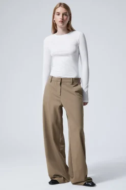 LOCKER GESCHNITTENE ANZUGHOSE MIT NIEDRIGER TAILLE|Weekday New