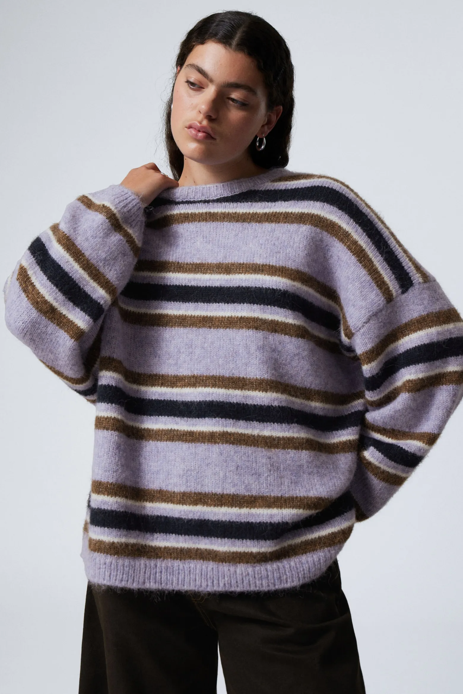 LOCKER GESCHNITTENER GRAPHISCHER STRICKPULLOVER|Weekday Outlet