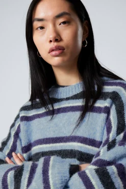 LOCKER GESCHNITTENER GRAPHISCHER STRICKPULLOVER|Weekday Clearance