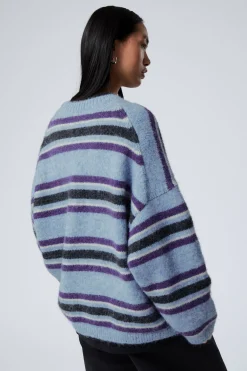 LOCKER GESCHNITTENER GRAPHISCHER STRICKPULLOVER|Weekday Clearance