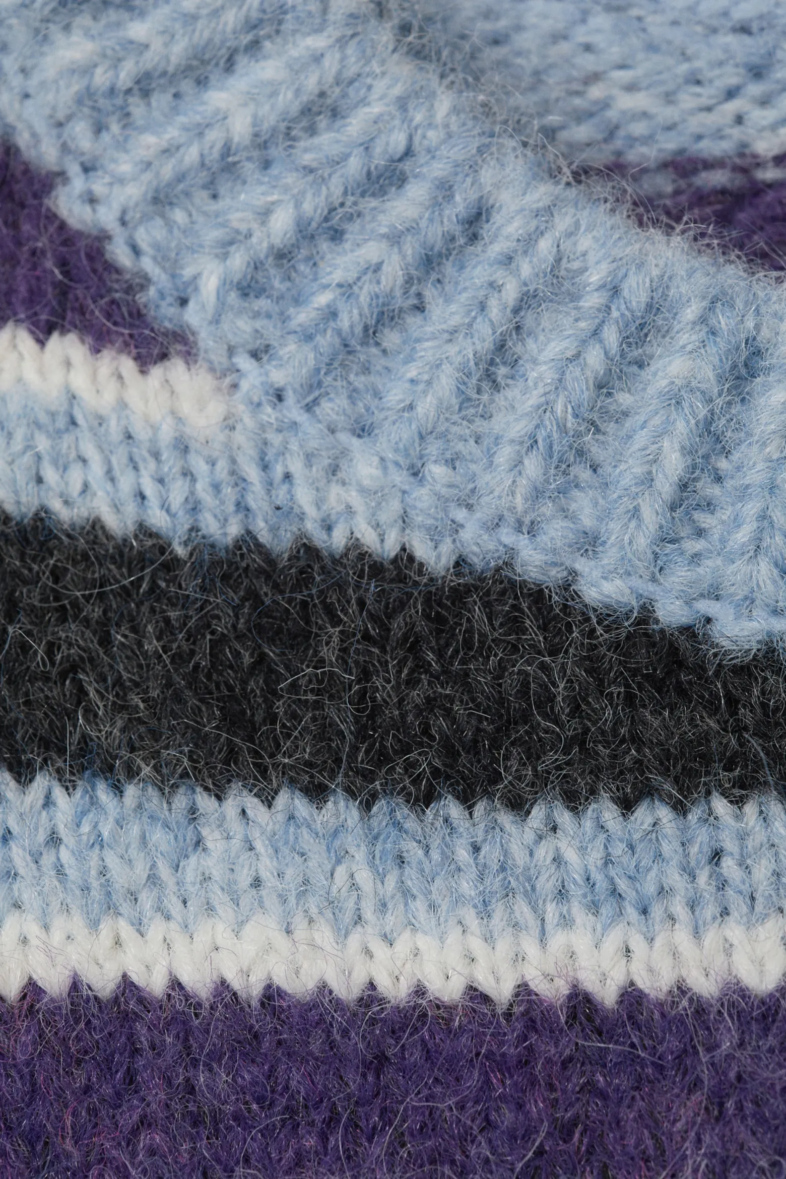 LOCKER GESCHNITTENER GRAPHISCHER STRICKPULLOVER|Weekday Clearance