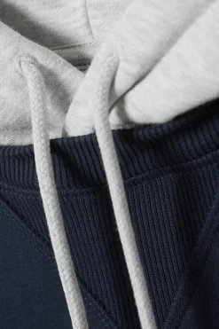 LOCKER GESCHNITTENER RAGLAN-HOODIE|Weekday Hot