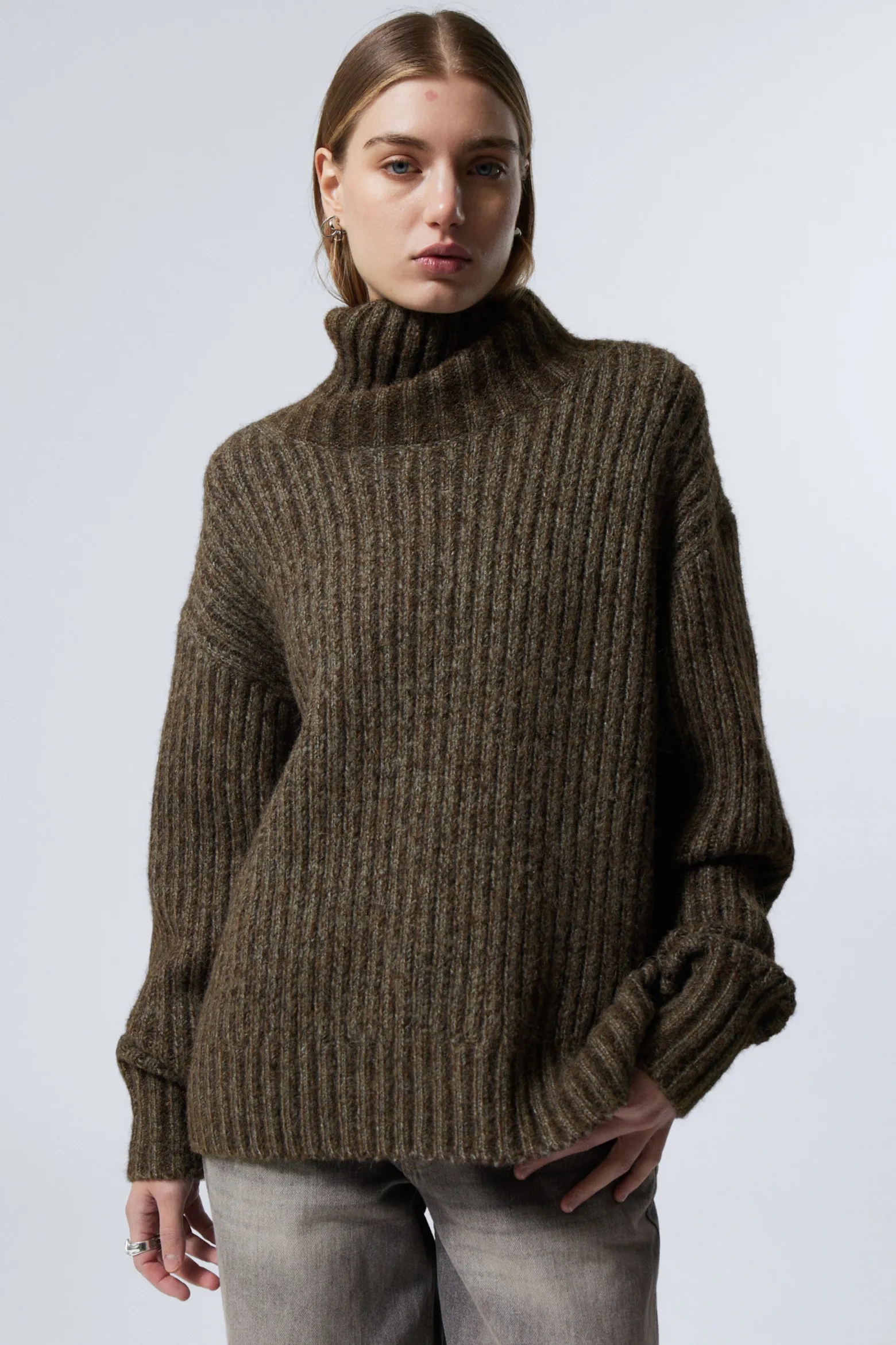 LOCKER GESTRICKTER ROLLKRAGENPULLOVER|Weekday Cheap