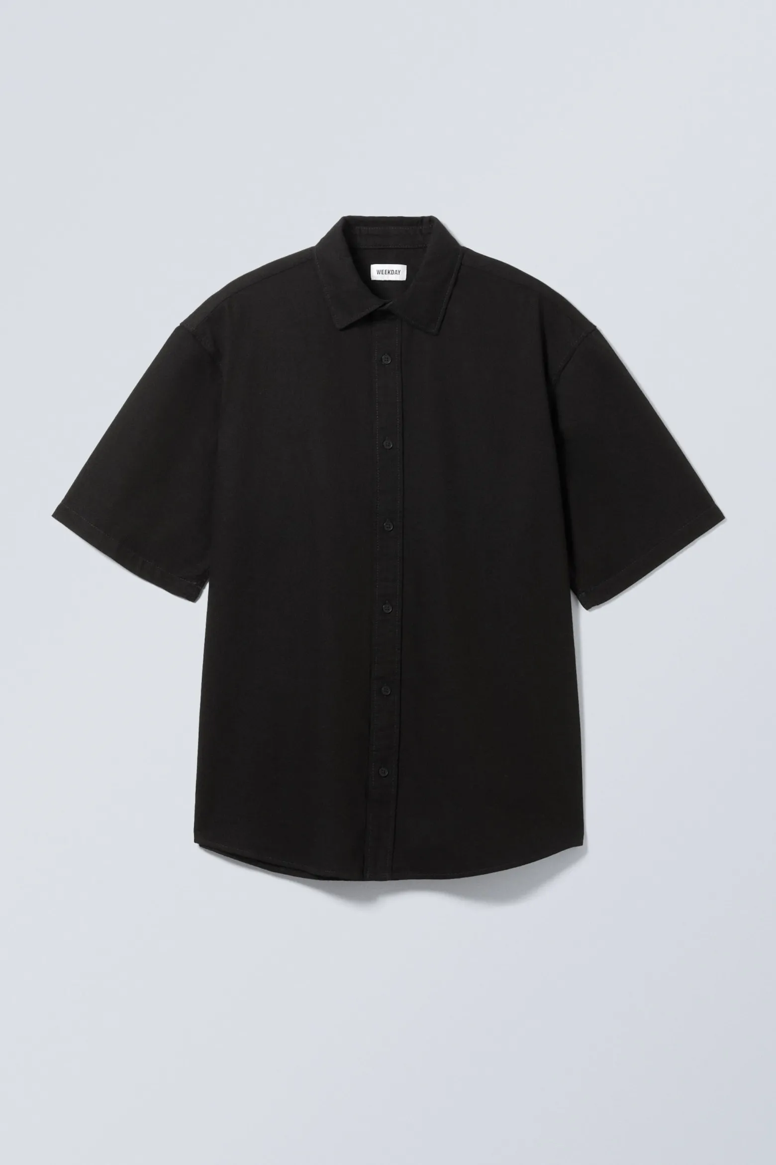 LOCKER SITZENDES KURZARM-JEANSHEMD|Weekday Shop