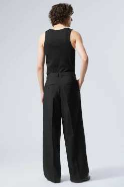 LOCKERE ANZUGHOSE MIT NIEDRIGER TAILLE|Weekday Hot