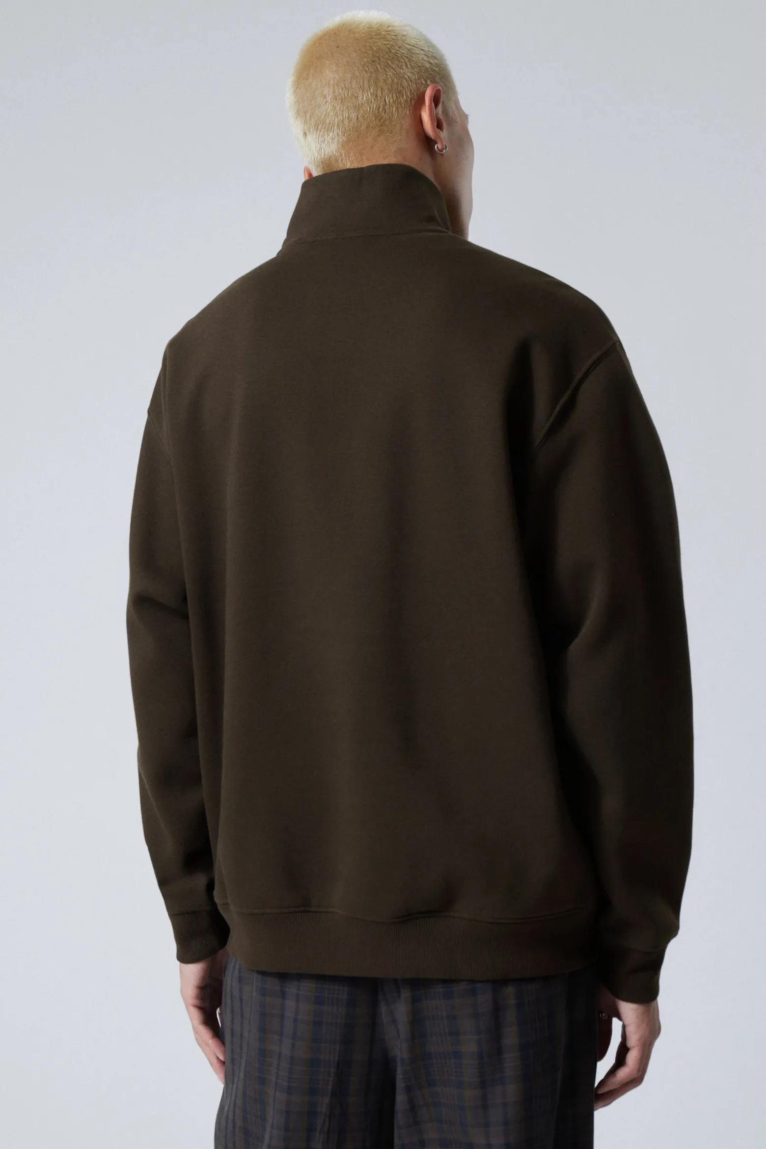 LOCKERER, SCHWERER PULLOVER MIT TEILREISSVERSCHLUSS|Weekday New