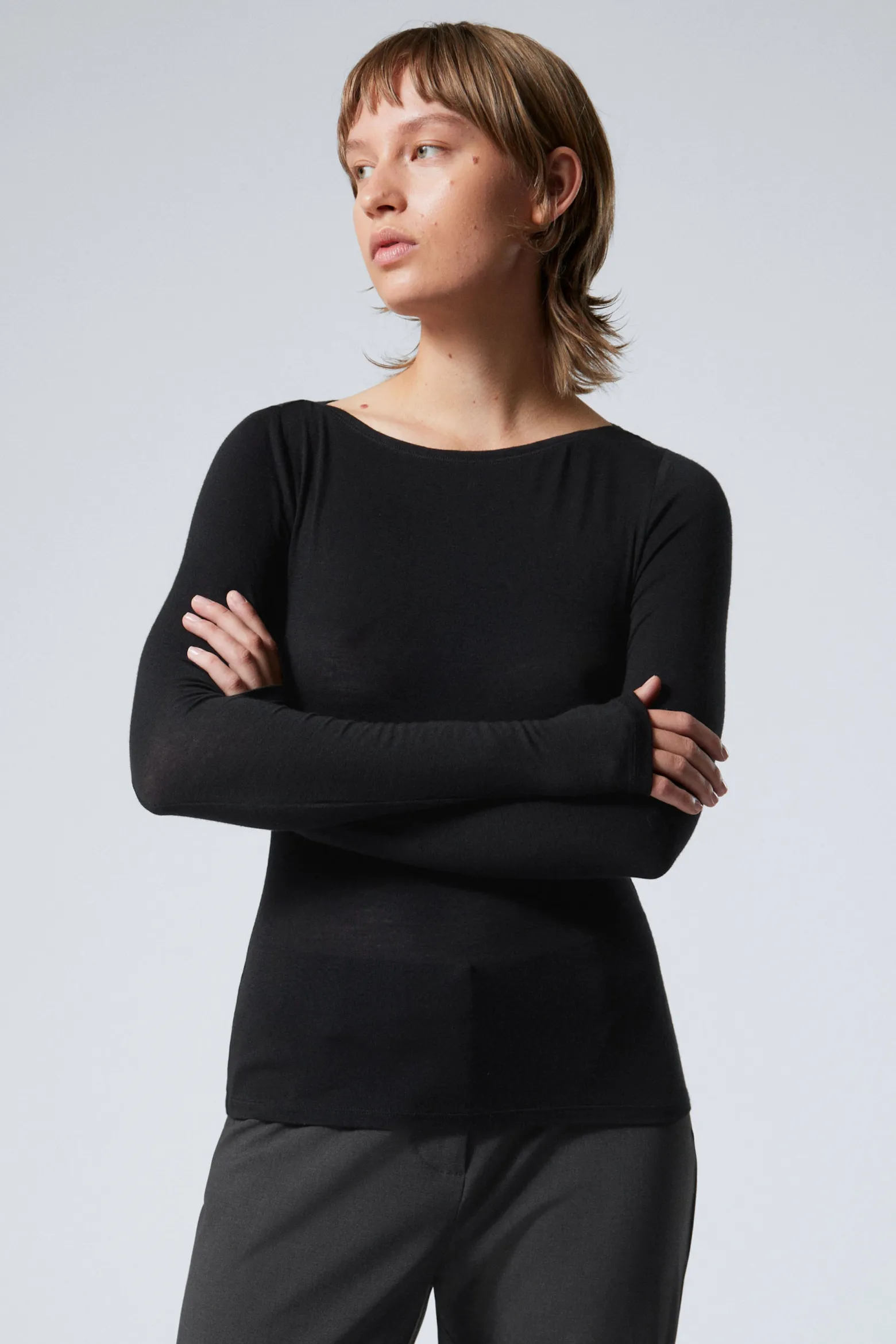 LONGSLEEVE MIT U-BOOT-AUSSCHNITT|Weekday Store