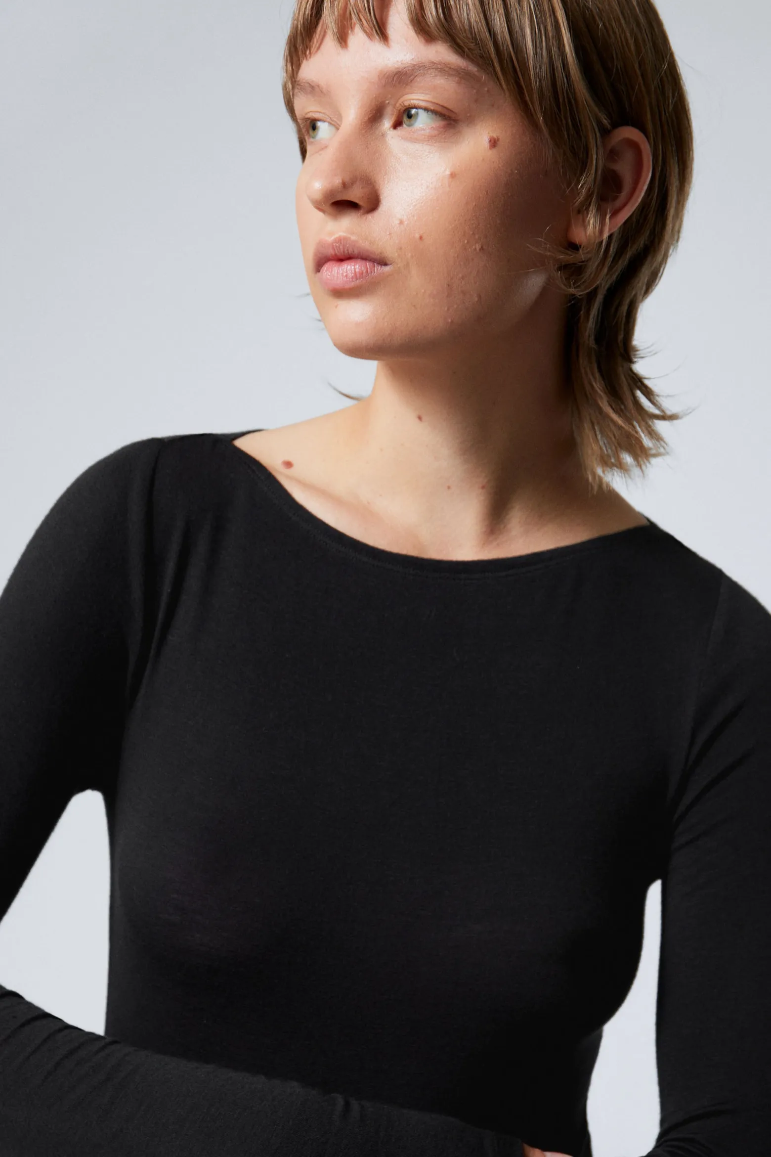 LONGSLEEVE MIT U-BOOT-AUSSCHNITT|Weekday Store