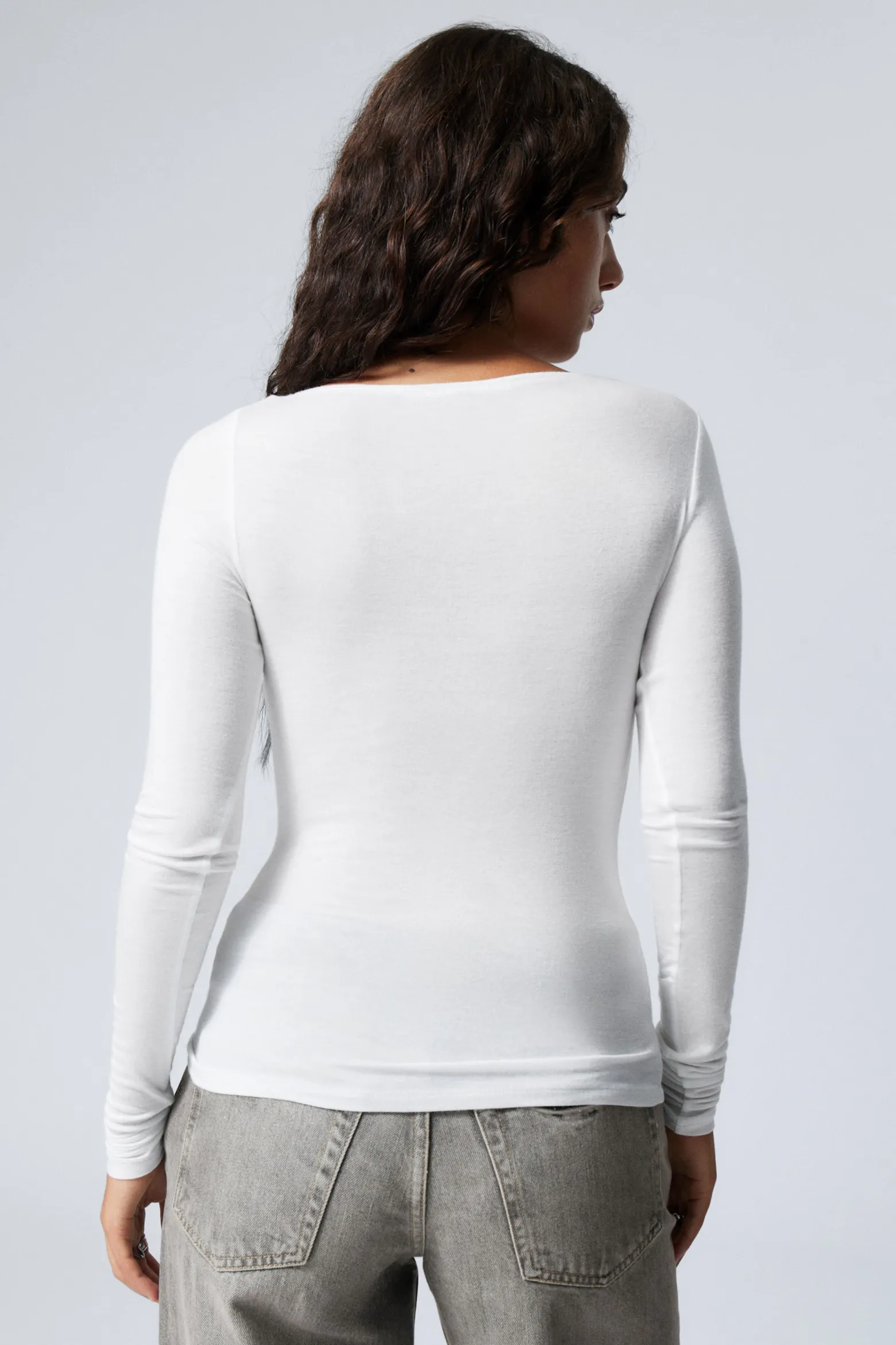 LONGSLEEVE MIT U-BOOT-AUSSCHNITT|Weekday Cheap