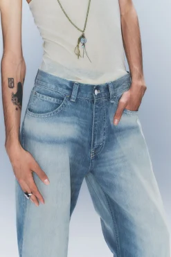 LOOSER – WEITE JEANS MIT NORMALER TAILLE|Weekday Outlet