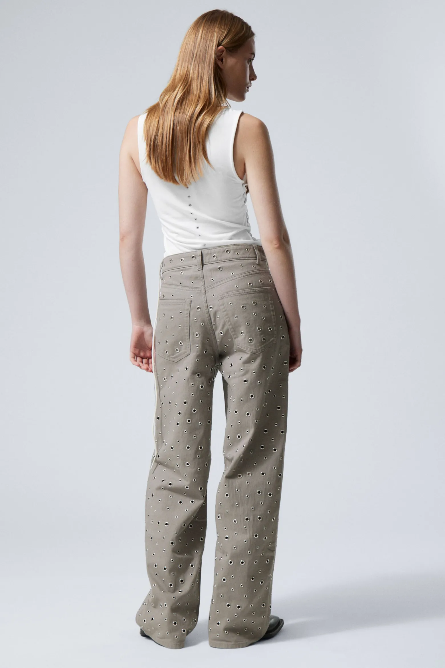 LOW WAIST LOOSE WIDE LEG EYELET TWILL TROUSERS|Weekday Fashion