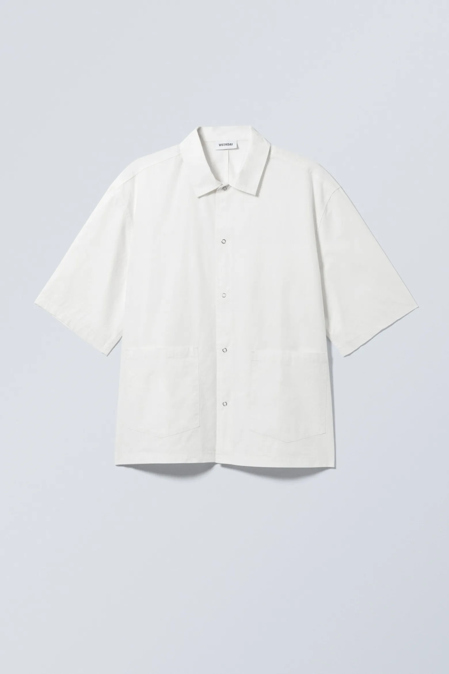 LÄSSIGES, KURZÄRMLIGES BAUMWOLLHEMD|Weekday Best Sale