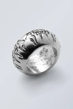 MARKANTER GEPRÄGTER RING|Weekday Sale