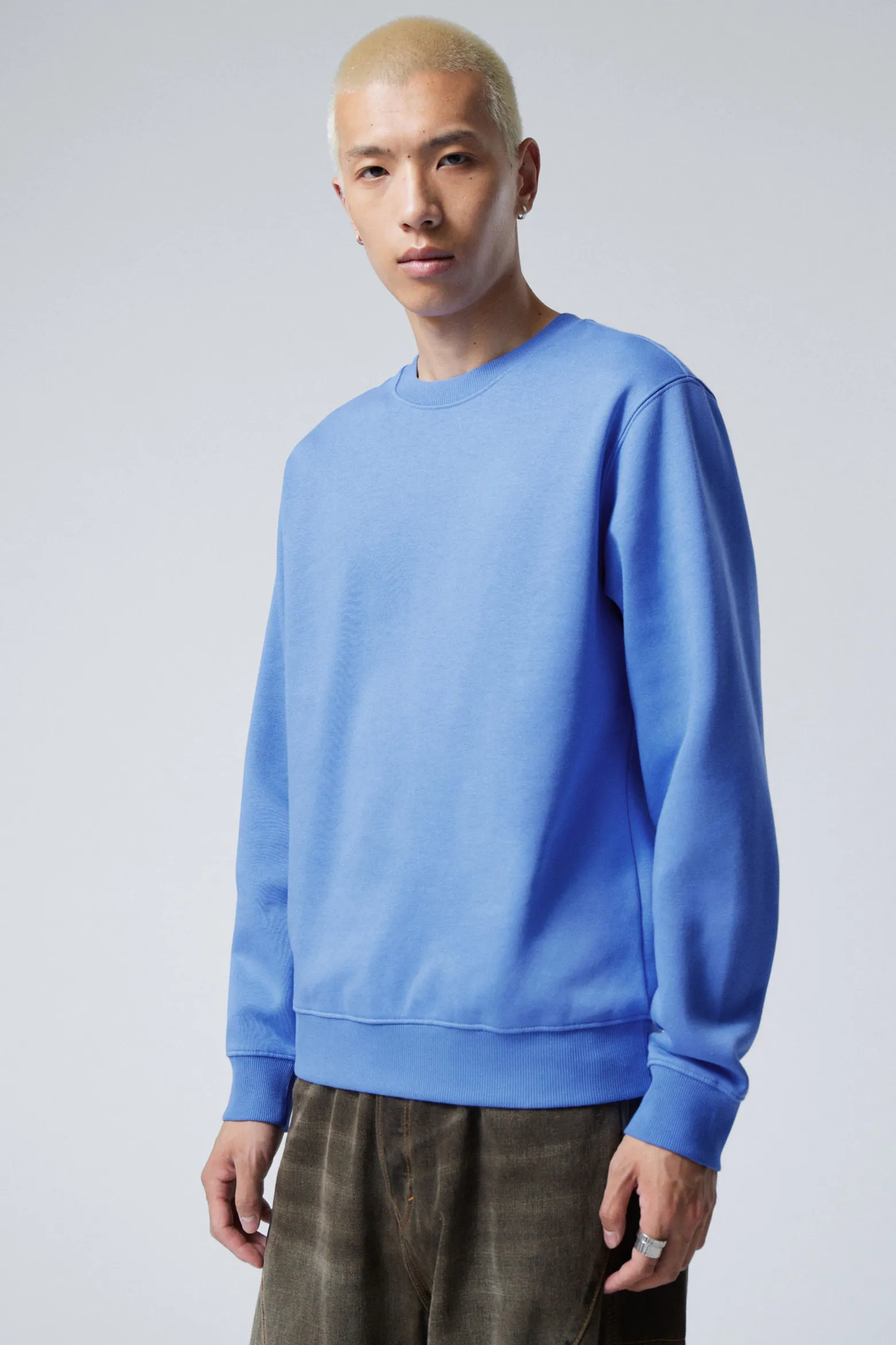 MITTELSCHWERES STANDARD-SWEATSHIRT|Weekday Hot