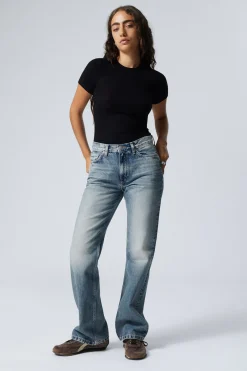 MOON MID RISE REGULAR BOOTCUT LEG JEANS|Weekday Outlet