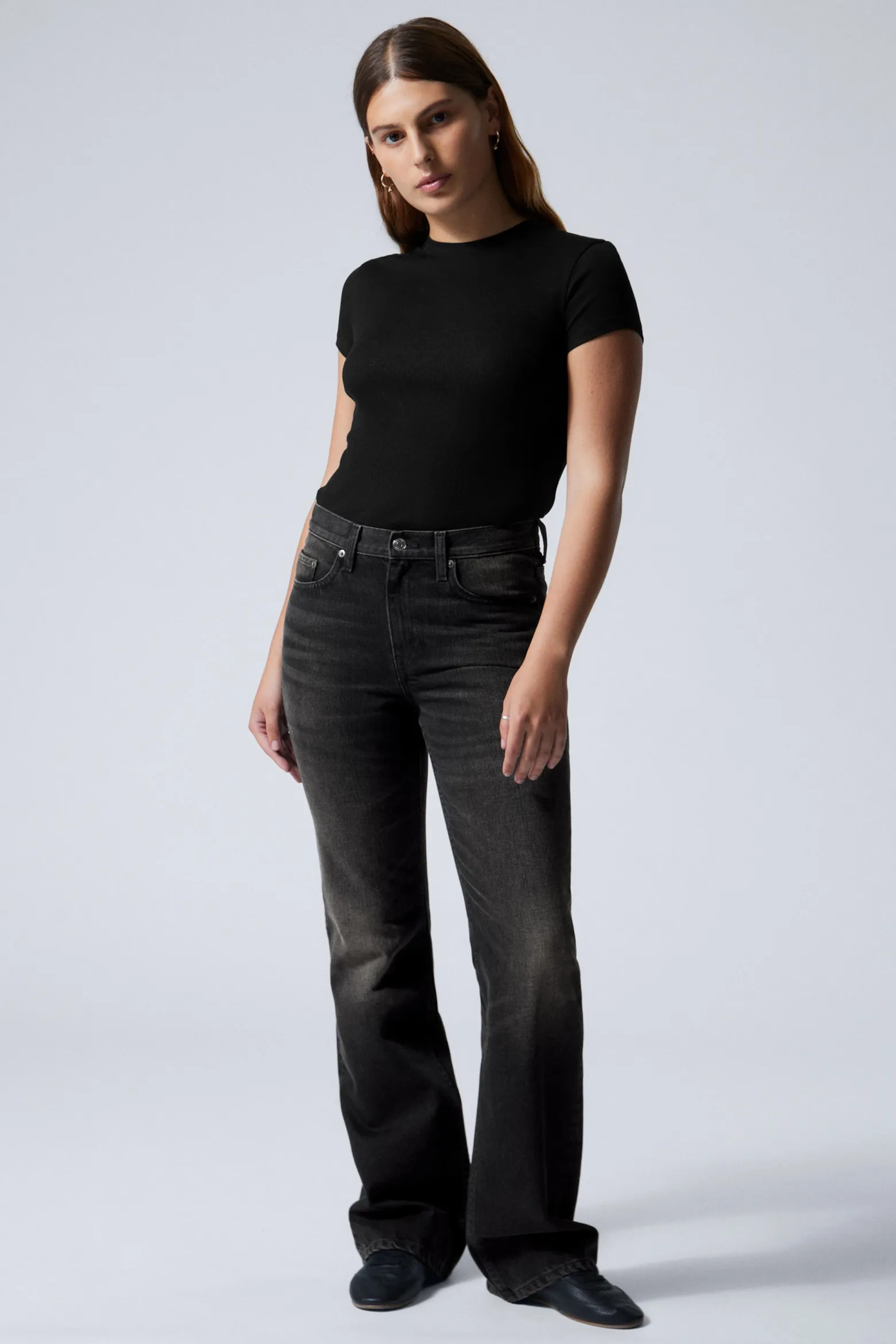 MOON MID RISE REGULAR BOOTCUT LEG JEANS|Weekday Hot
