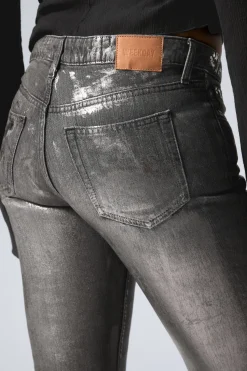 NOVA – SCHMALE BOOTCUT-JEANS MIT METALLIC-EFFEKT|Weekday Clearance