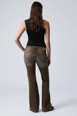 NOVA LOW WAIST SLIM BOOTCUT LEG JEANS|Weekday Hot