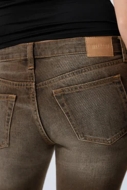 NOVA LOW WAIST SLIM BOOTCUT LEG JEANS|Weekday Hot