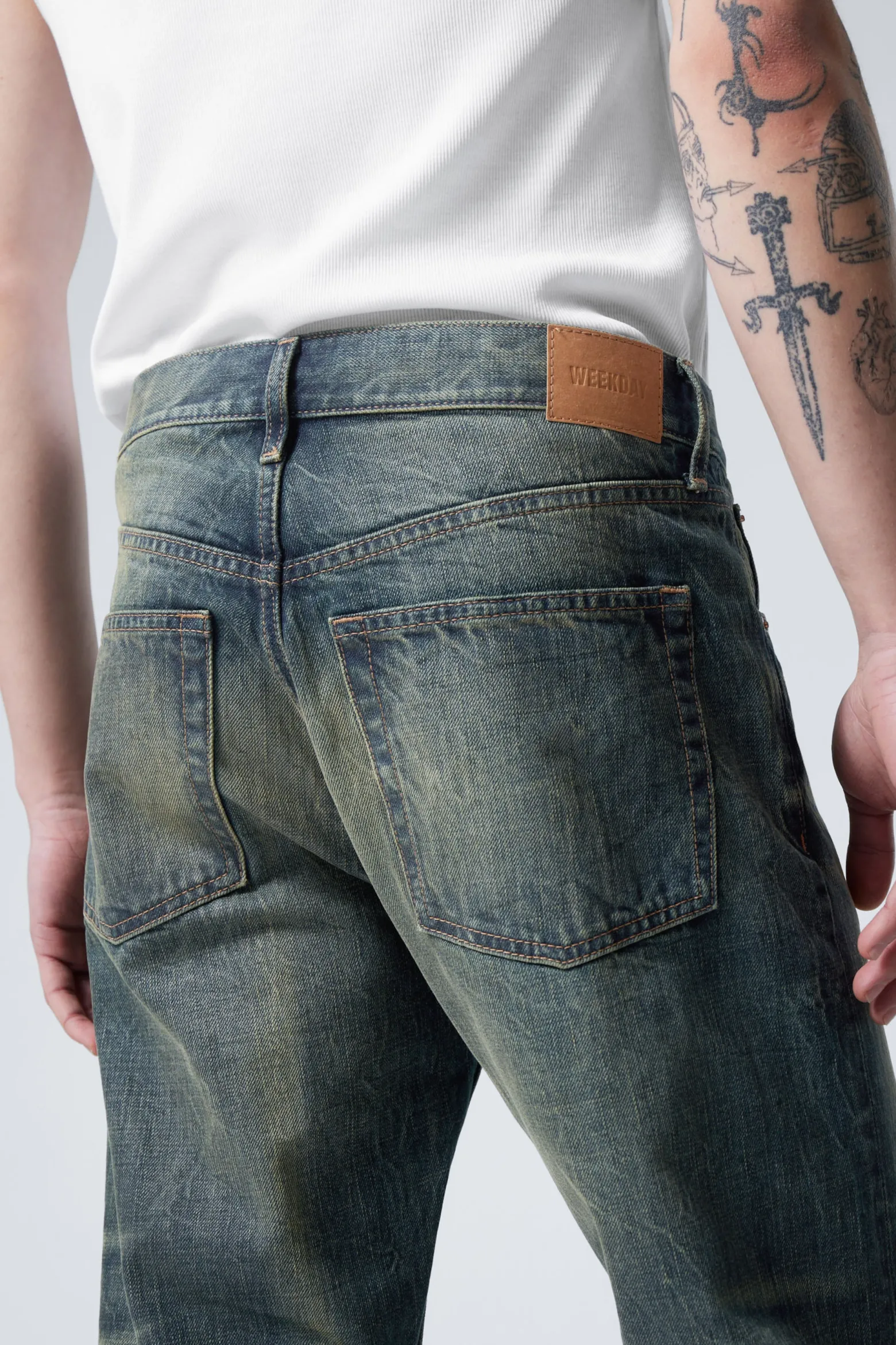 ORBIT MID WAIST REGULAR STRAIGHT LEG JEANS|Weekday Online
