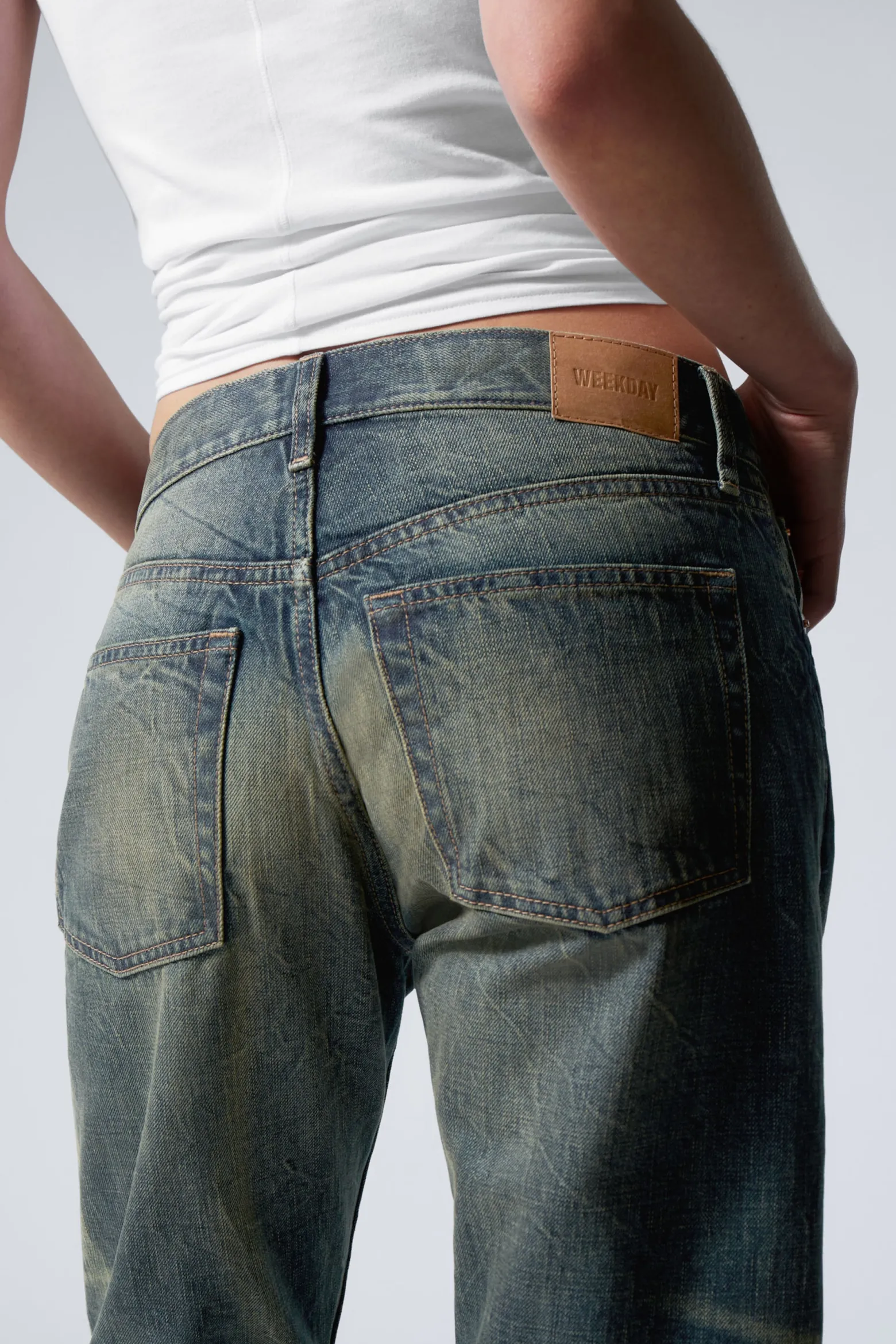 ORBIT MID WAIST REGULAR STRAIGHT LEG JEANS|Weekday Online