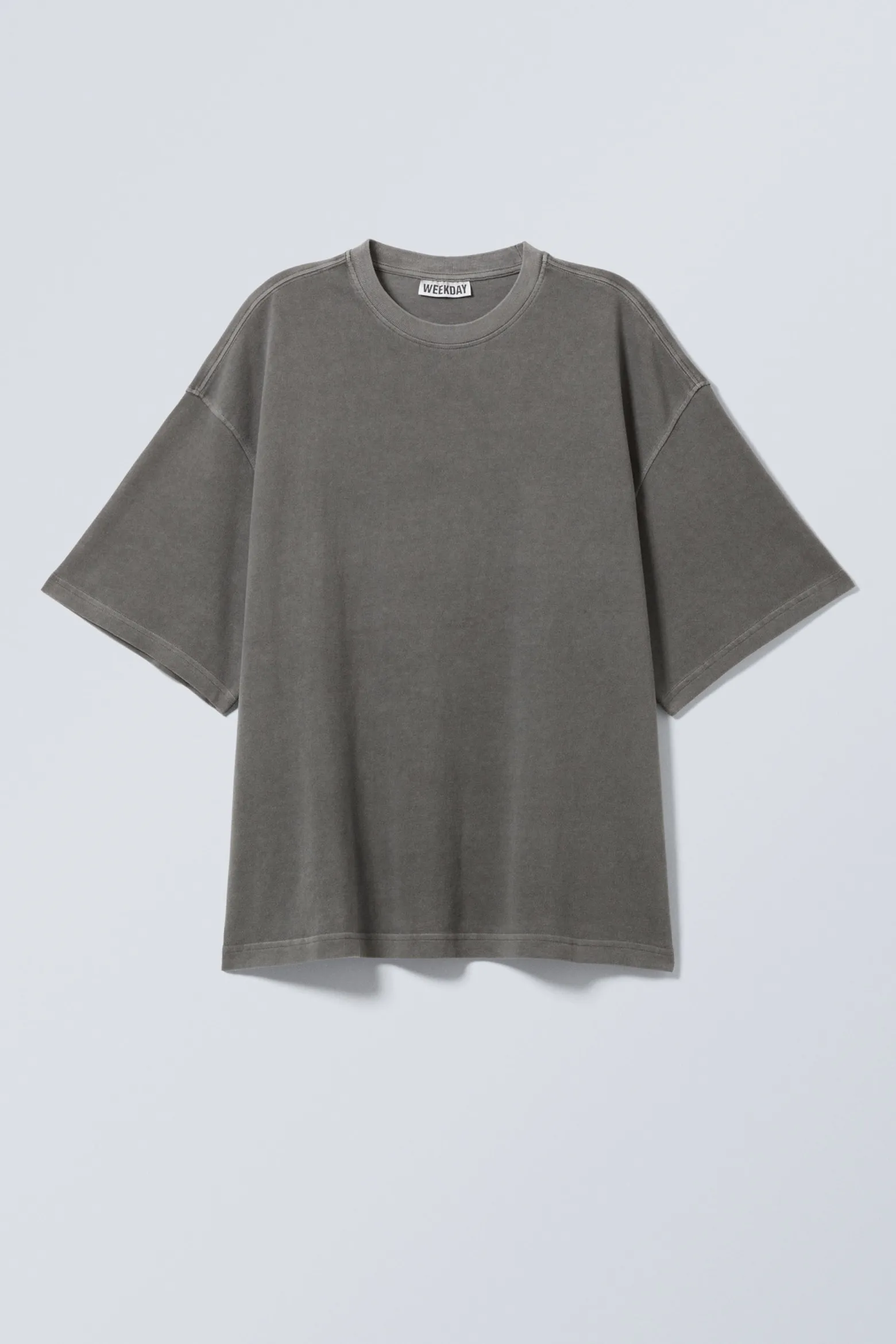 OVERSIZED T-SHIRT AUS SCHWEREM STOFF|Weekday Hot