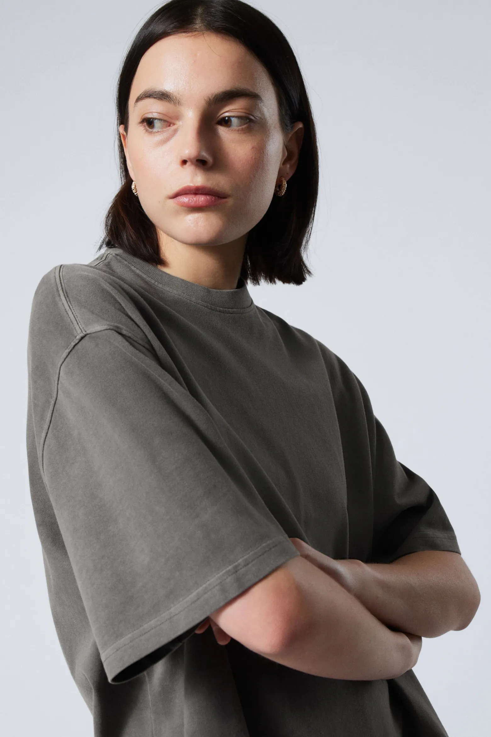 OVERSIZED T-SHIRT AUS SCHWEREM STOFF|Weekday Hot
