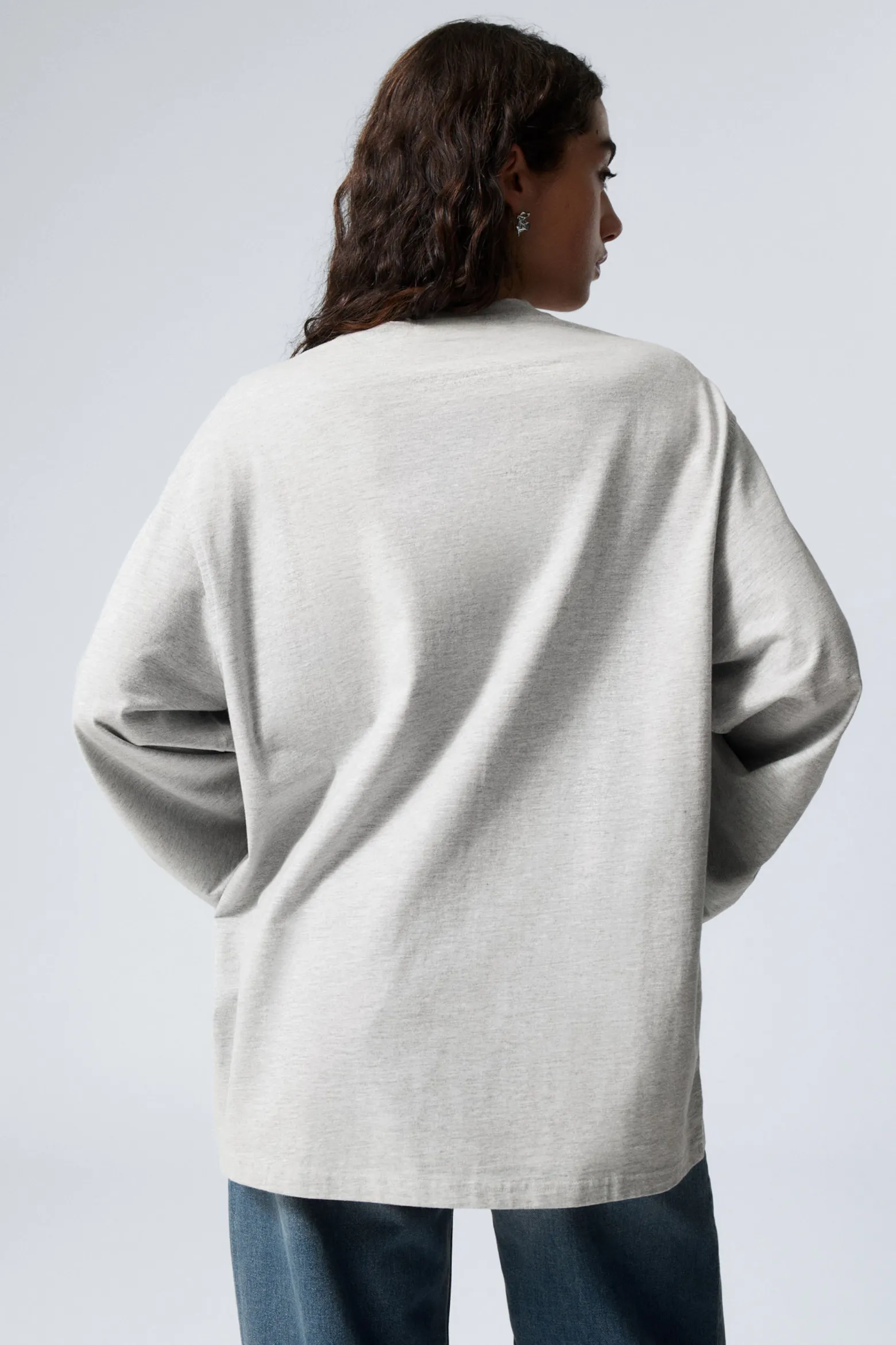 OVERSIZED-T-SHIRT MIT LANGEN ÄRMELN|Weekday New