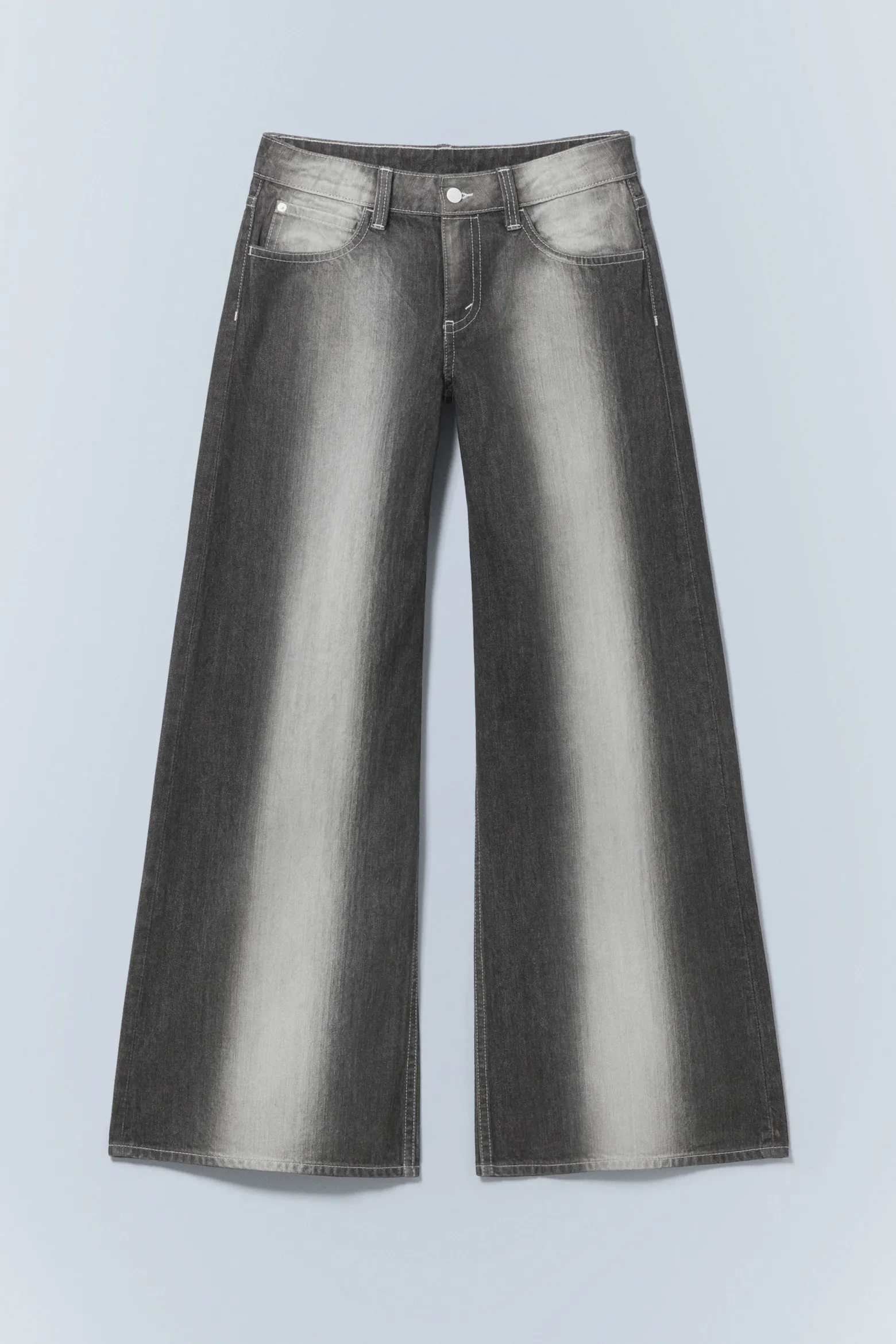 POSER – WEITE JEANS MIT NORMALER TAILLE|Weekday New