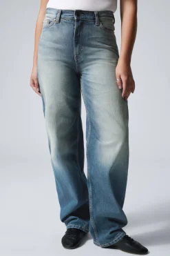 RAIL MID WAIST LOOSE WIDE LEG JEANS|Weekday Sale