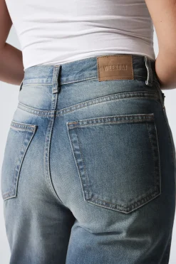 RAIL MID WAIST LOOSE WIDE LEG JEANS|Weekday Sale