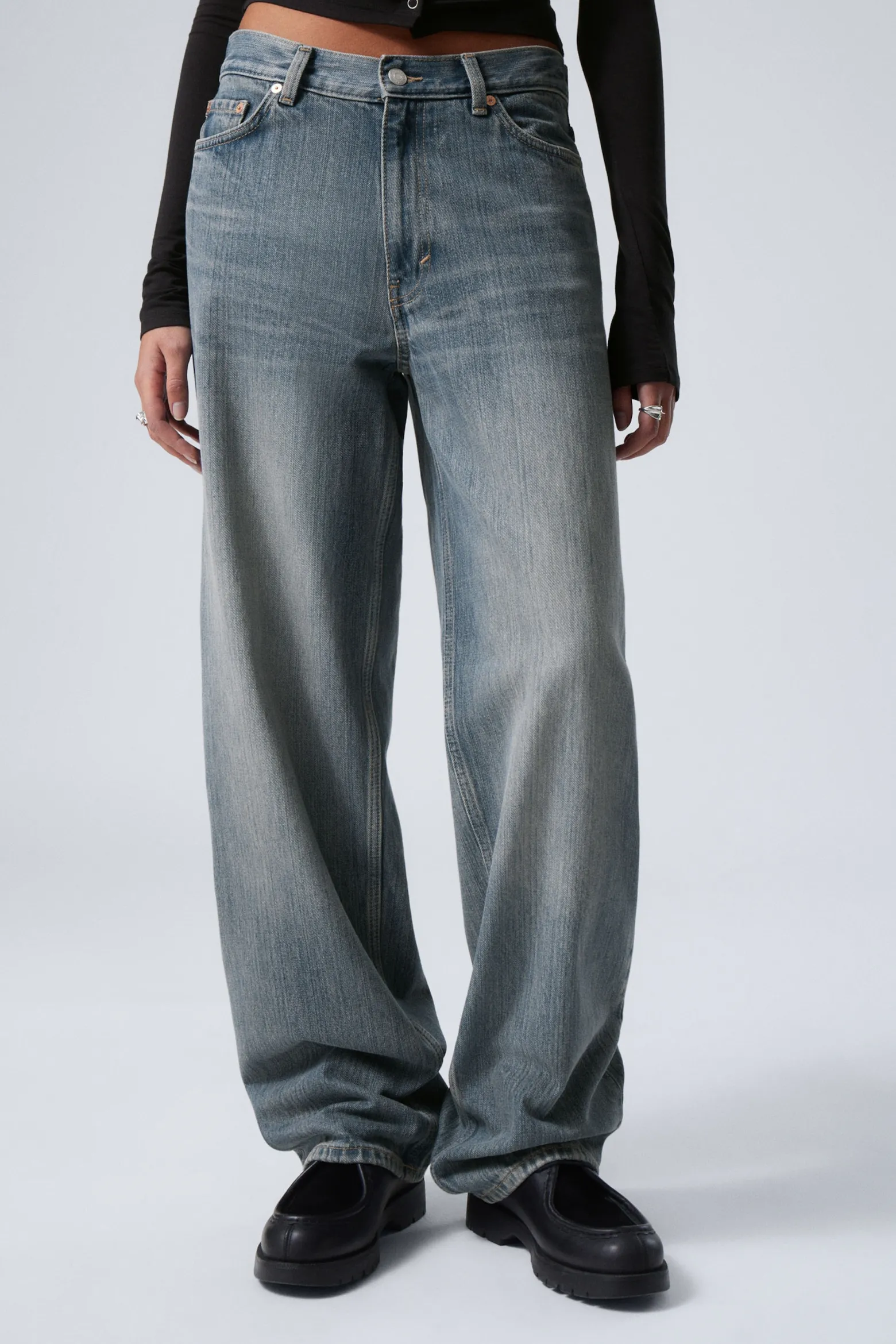 RAIL MID WAIST LOOSE WIDE LEG JEANS|Weekday Flash Sale