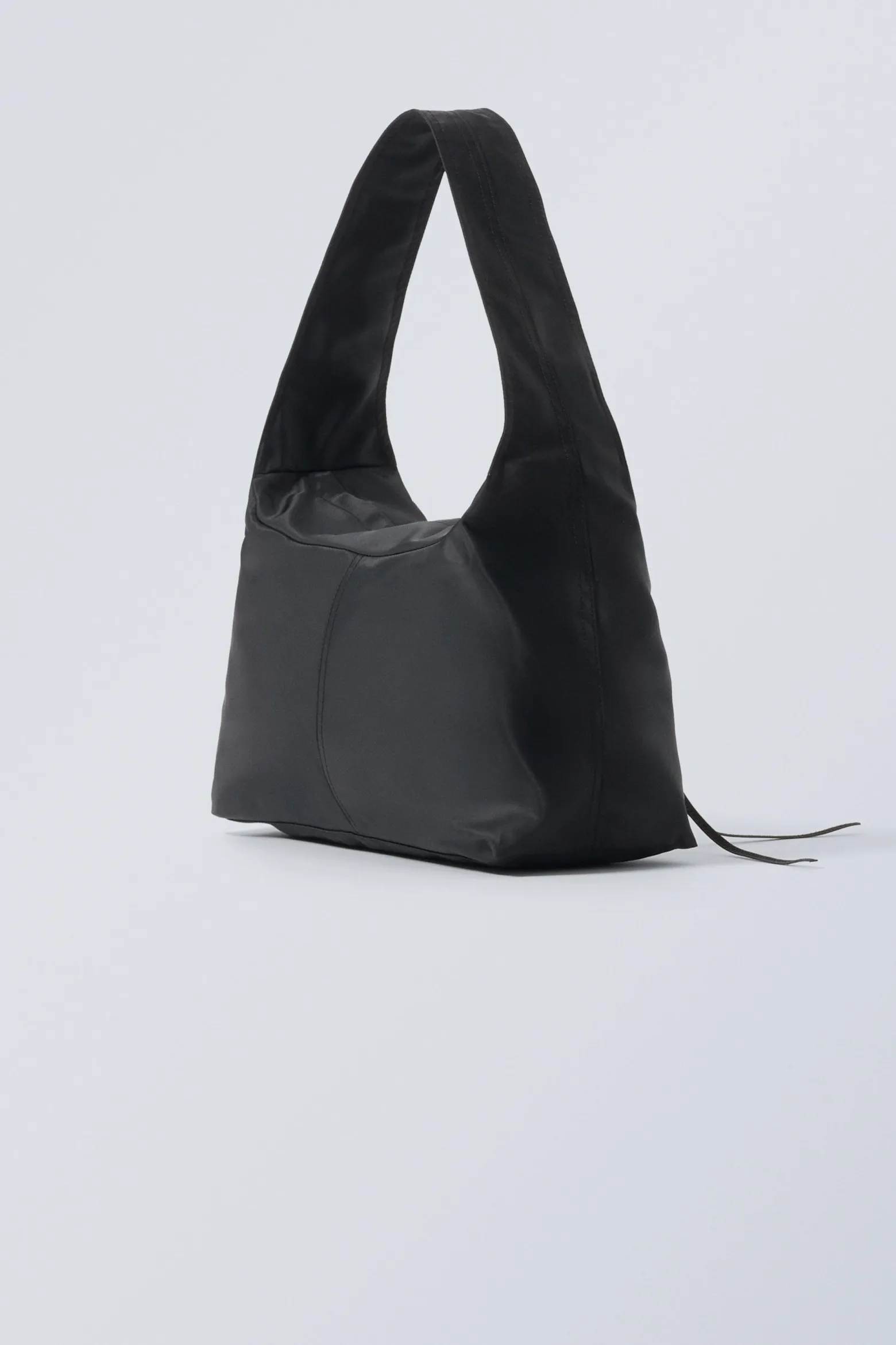 RECHTECKIGE UMHÄNGETASCHE|Weekday Cheap