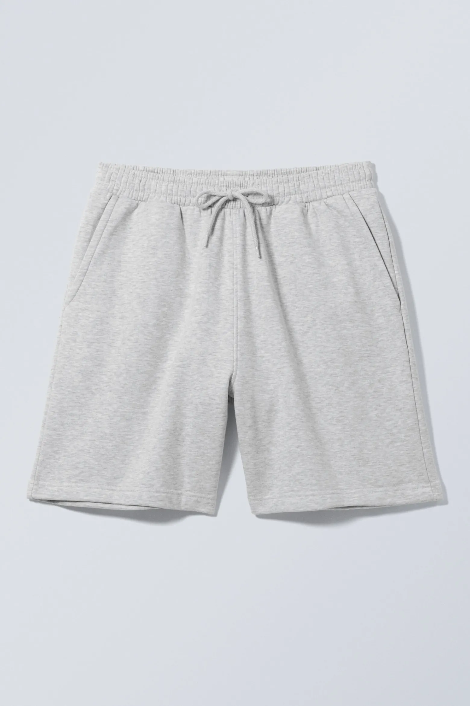 RELAXTE SHORTS AUS MITTELSCHWEREM STOFF|Weekday Online