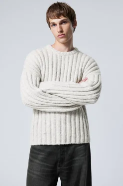 RIPPSTRICK-PULLOVER MIT KURZER LÄNGE|Weekday Cheap